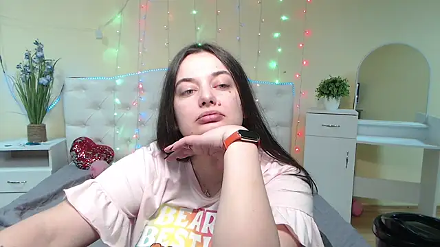 Snapshot of MilanaPrice chatting on 01-26-25, 09:40 MilanaPrice online show from 01-26-25, 09:40