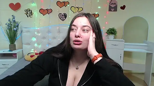 Snapshot of MilanaPrice chatting on 02-08-25, 06:12 MilanaPrice online show from 02-08-25, 06:12