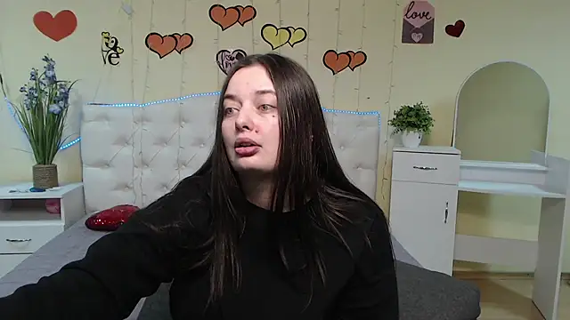 Snapshot of MilanaPrice chatting on 02-10-25, 06:35 MilanaPrice online show from 02-10-25, 06:35