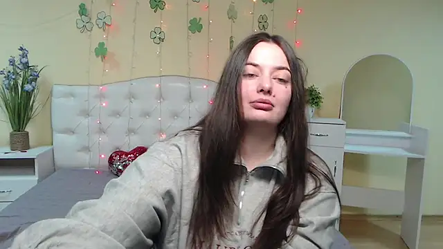 Snapshot of MilanaPrice chatting on 03-20-25, 06:30 MilanaPrice online show from 03-20-25, 06:30