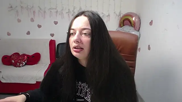 Snapshot of MilanaPrice chatting on 10-12-25, 05:28 MilanaPrice online show from 10-12-25, 05:28