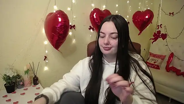 Snapshot of MilanaPrice chatting on 02-07-26, 06:39 MilanaPrice online show from 02-07-26, 06:39