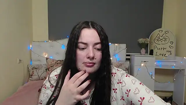 Snapshot of MilanaPrice chatting on 02-17-26, 07:53 MilanaPrice online show from 02-17-26, 07:53