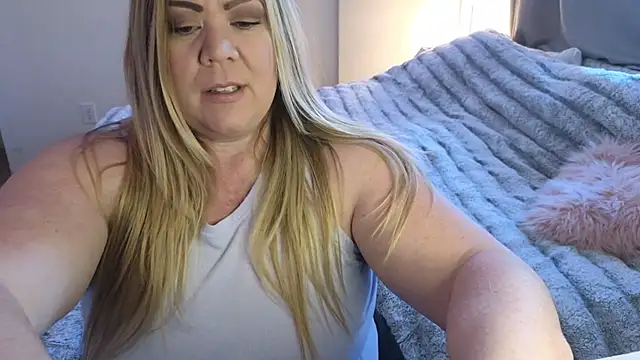 JESS LOVES online show from 12-31-24, 05:07