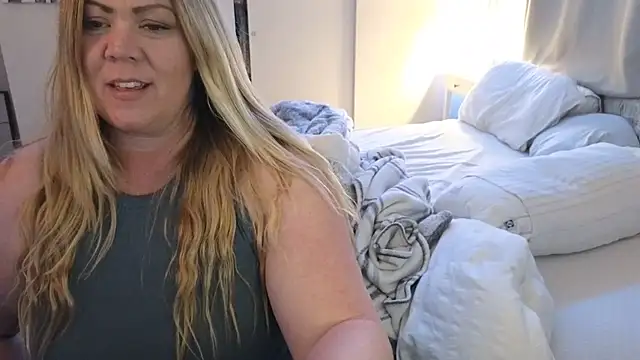 JESS LOVES online show from 01-24-25, 05:10