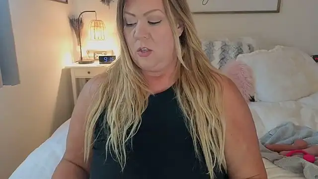 JESS LOVES online show from 09-19-25, 04:18