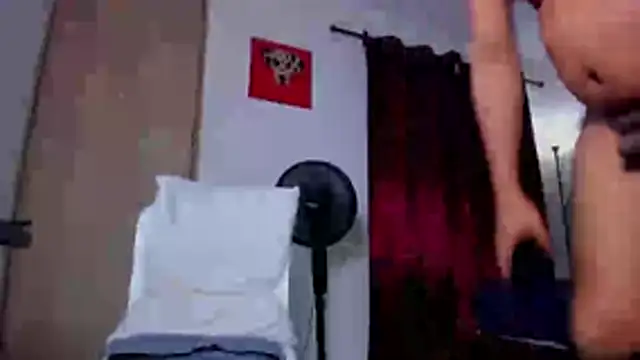 Cloudy pigDude online show from 07-12-26, 04:25