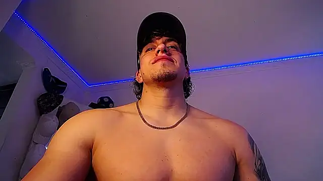 Snapshot of strongboy_ chatting on 09-17-25, 07:04 strongboy online show from 09-17-25, 07:04