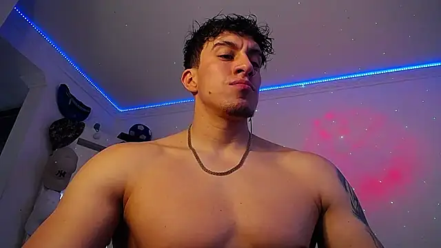 strongboy  online show from 11-06-25, 07:04