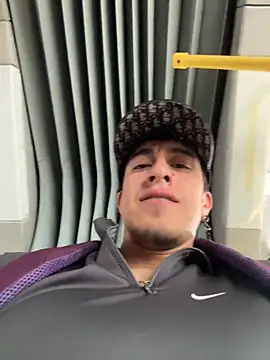 Snapshot of strongboy_ chatting on 03-06-26, 05:31 strongboy online show from 03-06-26, 05:31