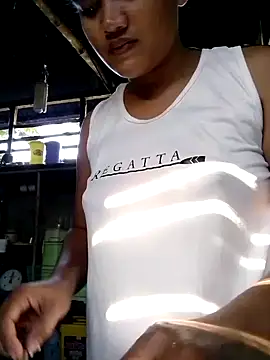 Snapshot of Sexiest_quen chatting on 02-14-25, 06:56 Sexiest quen online show from 02-14-25, 06:56