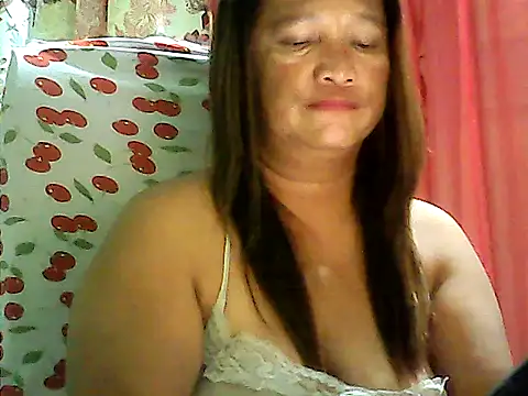 Snapshot of hott_scarlett chatting on 04-25-26, 12:30 hott scarlett online show from 04-25-26, 12:30