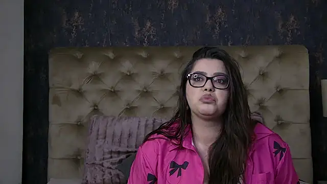 AriaRussell online show from 04-01-26, 08:39