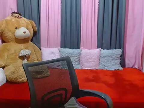 Snapshot of xxSexyBitch69xx chatting on 10-24-25, 10:22 xxSexyBitch69xx online show from 10-24-25, 10:22