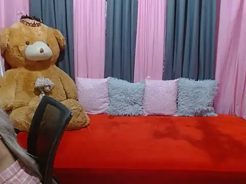 Snapshot of xxSexyBitch69xx chatting on 11-01-25, 02:13 xxSexyBitch69xx online show from 11-01-25, 02:13