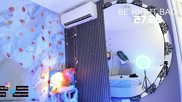 Katemoss70 online show from 10-29-25, 12:29