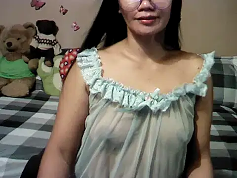 Snapshot of Mia_Rein chatting on 02-09-25, 09:58 Mia Rein online show from 02-09-25, 09:58