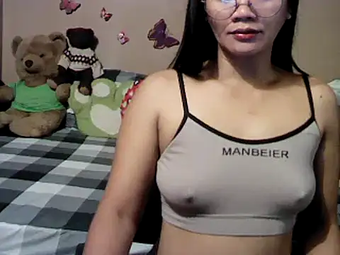 Snapshot of Mia_Rein chatting on 02-10-25, 01:03 Mia Rein online show from 02-10-25, 01:03