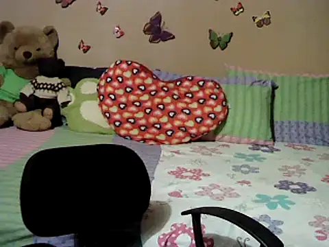 Snapshot of Mia_Rein chatting on 02-17-25, 01:21 Mia Rein online show from 02-17-25, 01:21