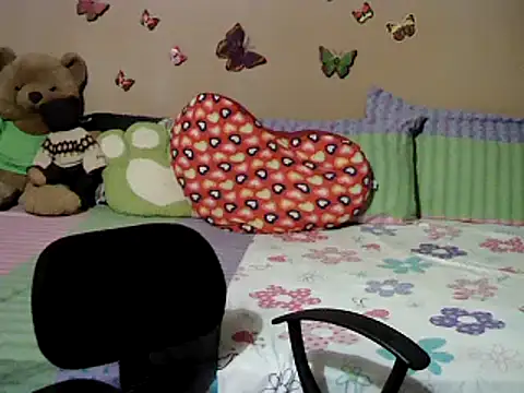 Snapshot of Mia_Rein chatting on 02-21-25, 08:18 Mia Rein online show from 02-21-25, 08:18