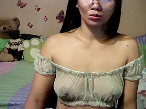 Snapshot of Mia_Rein chatting on 02-23-25, 03:56 Mia Rein online show from 02-23-25, 03:56