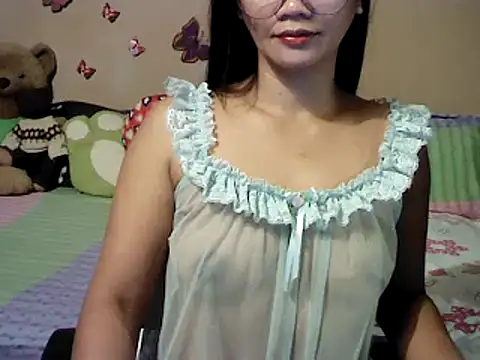 Snapshot of Mia_Rein chatting on 02-25-25, 01:20 Mia Rein online show from 02-25-25, 01:20