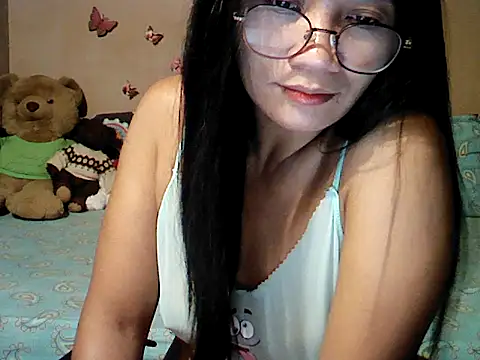 Snapshot of Mia_Rein chatting on 04-30-26, 02:01 Mia Rein online show from 04-30-26, 02:01