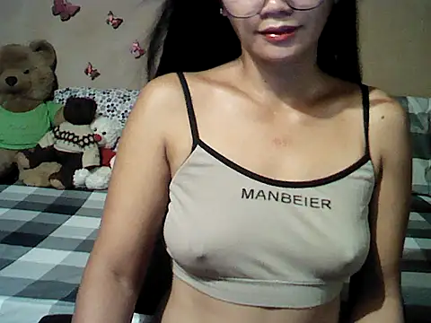 Snapshot of Mia_Rein chatting on 05-13-26, 01:41 Mia Rein online show from 05-13-26, 01:41