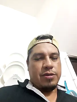 Snapshot of Vulckano43 chatting on 02-20-25, 11:43 Vulckano43 online show from 02-20-25, 11:43