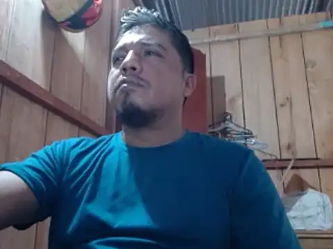 Snapshot of Vulckano43 chatting on 03-04-25, 03:37 Vulckano43 online show from 03-04-25, 03:37