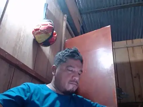 Snapshot of Vulckano43 chatting on 03-04-25, 07:32 Vulckano43 online show from 03-04-25, 07:32