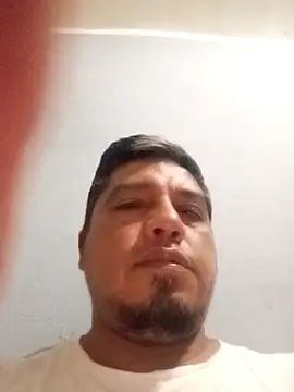 Snapshot of Vulckano43 chatting on 10-15-25, 01:22 Vulckano43 online show from 10-15-25, 01:22