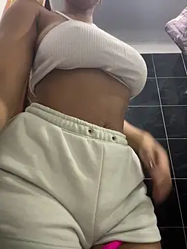 Snapshot of belaa_1 chatting on 01-06-26, 10:12 belaa 1 online show from 01-06-26, 10:12