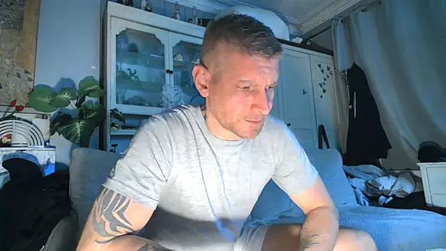 Snapshot of iamsex6969 chatting on 10-18-25, 04:26 iamsex6969 online show from 10-18-25, 04:26