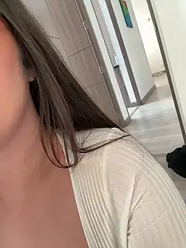 Snapshot of anli5 chatting on 12-16-24, 07:10 anli5 online show from 12-16-24, 07:10