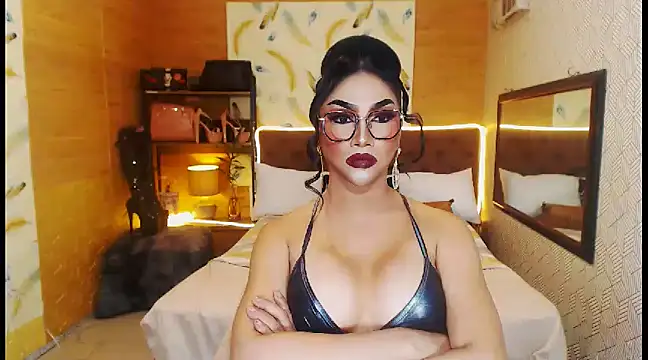 Snapshot of MeatyhorsecockMistress chatting on 02-15-25, 04:01 MeatyhorsecockMistress online show from 02-15-25, 04:01