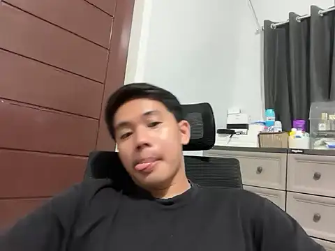 kevinthehottest online show from 10-03-25, 06:49