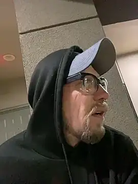 Snapshot of Tomas_Zaddy chatting on 12-19-24, 09:40 Tomas Zaddy online show from 12-19-24, 09:40