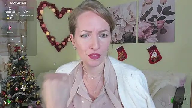 Queenymel online show from 12-17-24, 03:39