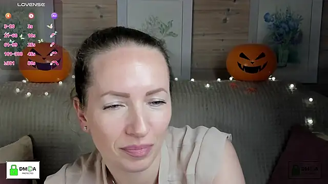 Queenymel online show from 10-30-25, 03:46