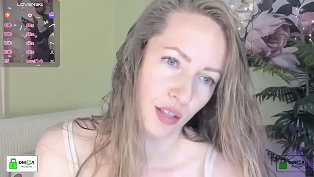 Snapshot of Queenymel chatting on 05-21-26, 04:47 Queenymel online show from 05-21-26, 04:47