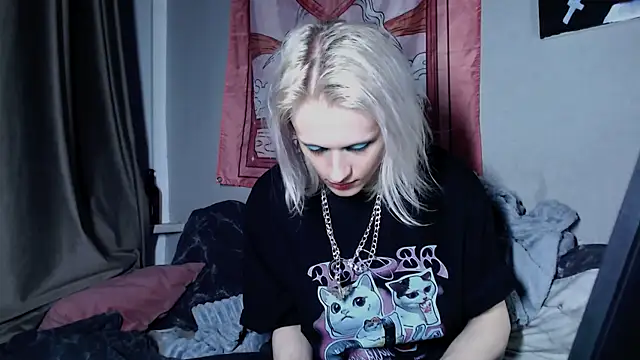 Alien Bella online show from 07-20-26, 12:25