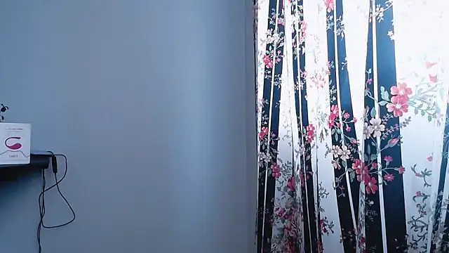 Snapshot of Cocain_Atenea chatting on 11-18-25, 07:29 Cocain Atenea online show from 11-18-25, 07:29