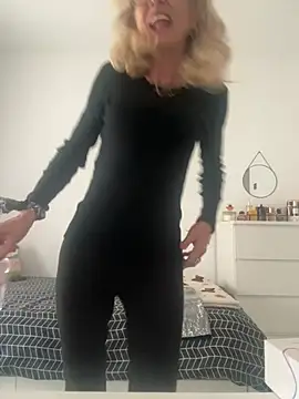 Snapshot of adella13 chatting on 03-20-26, 10:31 adella13 online show from 03-20-26, 10:31