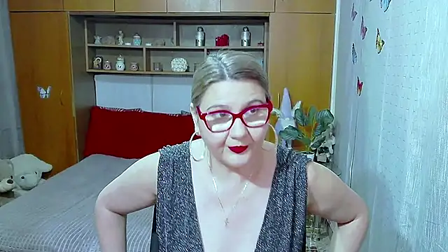 Snapshot of LucilleFenlys chatting on 05-26-26, 08:16 LucilleFenlys online show from 05-26-26, 08:16