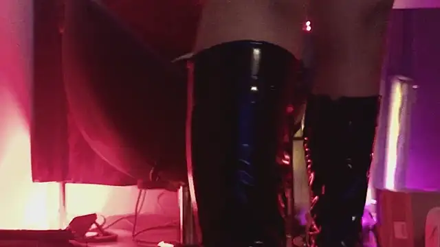 Snapshot of PerlaDivaio chatting on 02-21-26, 12:50 PerlaDivaio online show from 02-21-26, 12:50