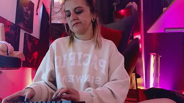 PerlaDivaio online show from 04-16-26, 01:56