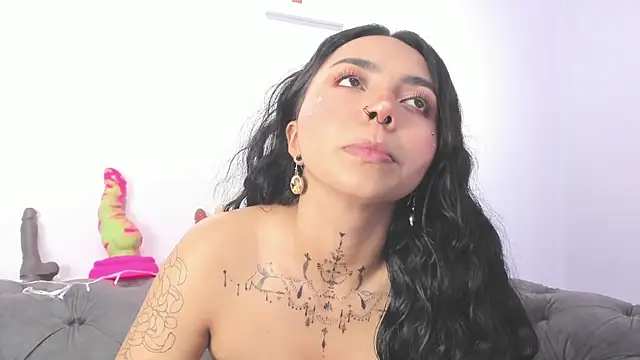 miss soffi  online show from 12-12-24, 03:37