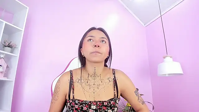 miss soffi  online show from 02-04-25, 12:33