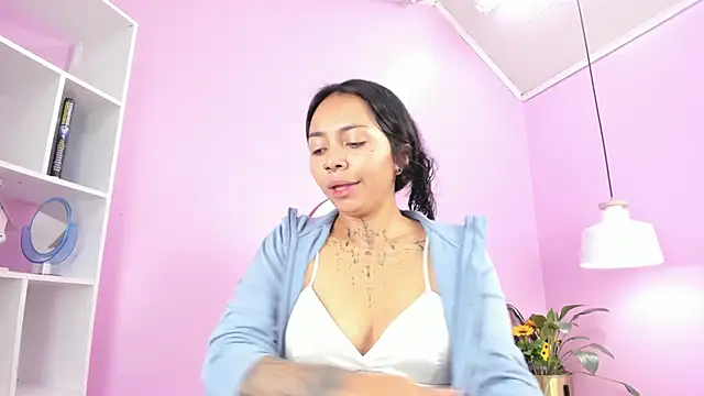 miss soffi  online show from 03-06-25, 12:19